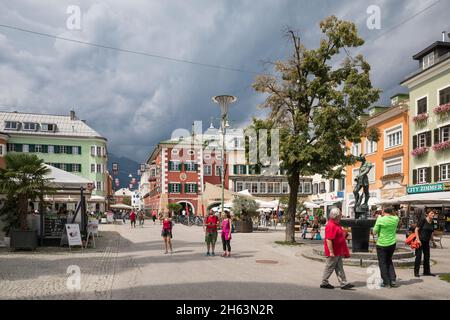 nella piazza principale di lienz, tirolo orientale, distretto di lienz, tirolo, austria Foto Stock