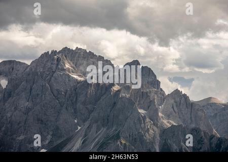 vista dal crinale carnic alle dolomiti sesto, alto adige, italia Foto Stock