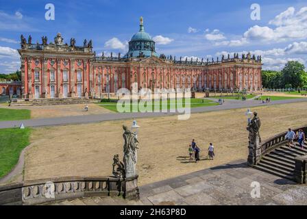 neues palais nel parco del palazzo di sanssouci, potsdam, brandeburgo, germania Foto Stock
