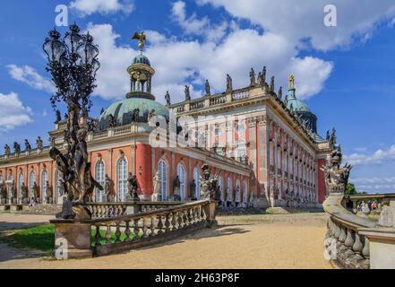 neues palais nel parco del palazzo di sanssouci, potsdam, brandeburgo, germania Foto Stock