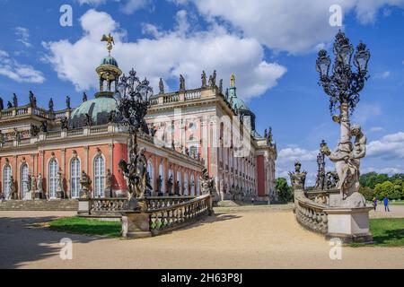 neues palais nel parco del palazzo di sanssouci, potsdam, brandeburgo, germania Foto Stock