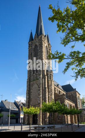 germania,heiligenhaus,heiligenhaus-leubeck,bergisches land,niederbergisches land,niederberg,renania settentrionale-vestfalia,chiesa parrocchiale cattolica st. suitbertus,neo-gotica Foto Stock