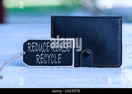 Visualizzazione concettuale riduzione del riciclaggio di riutilizzo. Business Overview ambientalmentyResponsible consumer Behavior Outdoor relax Experience and Ideas Foto Stock