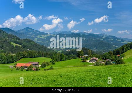 germania,baviera,alta baviera,distretto di rosenheim,oberaudorf,distretto di zimmerau,vista su inntal verso le alpi di chiemgau Foto Stock
