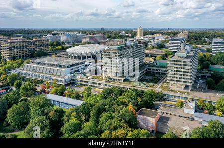 bochum, renania settentrionale-vestfalia, germania - con oltre 42,000 studenti, la ruhr-Universitaet bochum è una delle dieci università più grandi della germania. Giardino botanico di fronte della ruhr University bochum. Come parte della ruhr-Universitaet bochum, il giardino botanico è principalmente utilizzato per la ricerca e l'insegnamento, ma anche per l'istruzione e la ricreazione del pubblico. Foto Stock