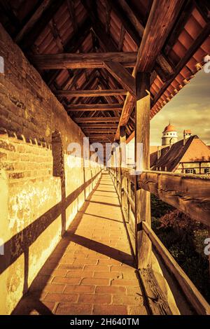 le mura storiche della città di nördlingen in baviera Foto Stock