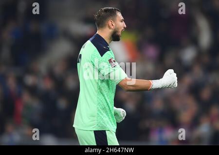 Roma, Italia. 12 novembre 2021. Gianluigi DONNARUMMA (Italia) festeggia dopo aver segnato il primo goal della sua squadra Durante la partita di qualificazione alla Coppa del mondo FIFA Qatar 2022 tra Italia 1-1 Svizzera allo Stadio Olimpico il 12 novembre 2021 a Roma, Italia. (Foto di Maurizio Borsari/AFLO) Credit: AFLO Co. Ltd./Alamy Live News Foto Stock