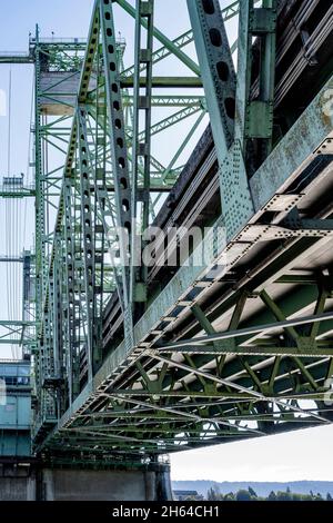 Trasporto ad arco, ponte Columbia River Interstate Lift sul fiume Columbia, attraverso il quale l'Interstate i-5 passa lungo l'intero wes Foto Stock