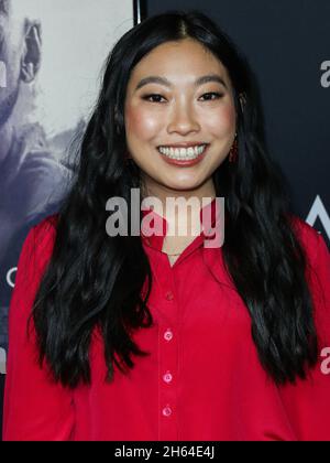 Hollywood, Stati Uniti. 12 novembre 2021. HOLLYWOOD, LOS ANGELES, CALIFORNIA, USA - 12 NOVEMBRE: L'attrice Awkwafina (Nora Lum) arriva al 2021 AFI Fest - prima mondiale di Apple Original Films' 'song wan' tenuto al TCL Chinese Theatre IMAX il 12 novembre 2021 a Hollywood, Los Angeles, California, USA. (Foto di Xavier Collin/Image Press Agency) Credit: Image Press Agency/Alamy Live News Foto Stock