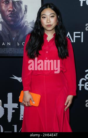 Hollywood, Stati Uniti. 12 novembre 2021. HOLLYWOOD, LOS ANGELES, CALIFORNIA, USA - 12 NOVEMBRE: L'attrice Awkwafina (Nora Lum) arriva al 2021 AFI Fest - prima mondiale di Apple Original Films' 'song wan' tenuto al TCL Chinese Theatre IMAX il 12 novembre 2021 a Hollywood, Los Angeles, California, USA. (Foto di Xavier Collin/Image Press Agency) Credit: Image Press Agency/Alamy Live News Foto Stock