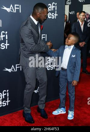 Hollywood, Stati Uniti. 12 novembre 2021. HOLLYWOOD, LOS ANGELES, CALIFORNIA, USA - NOVEMBRE 12: Gli attori Mahershala Ali e Dax Rey arrivano al 2021 AFI Fest - prima mondiale di Apple Original Films' 'song wan' tenuto al TCL Chinese Theatre IMAX il 12 Novembre 2021 a Hollywood, Los Angeles, California, Stati Uniti. (Foto di Xavier Collin/Image Press Agency/Sipa USA) Credit: Sipa USA/Alamy Live News Foto Stock