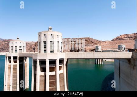 Hoover Dam prese torri e lago Mead Foto Stock