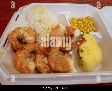 Piatto di gamberi da camion di cibo sulla costa nord di Oahu, Hawaii. Foto Stock