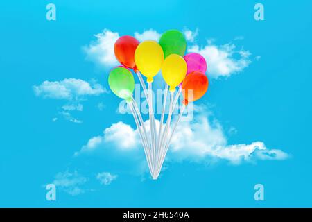 Palloncini di plastica decorazione del partito contro uno sfondo del cielo Foto Stock