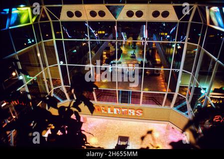 Eastgate International Shopping Centre, giorno di apertura dell'allora più grande complesso commerciale al coperto, Basildon, Essex, Inghilterra - 9 Settembre 1985 Foto Stock