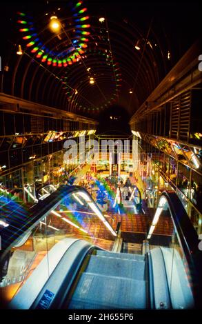 Eastgate International Shopping Centre, giorno di apertura dell'allora più grande complesso commerciale al coperto, Basildon, Essex, Inghilterra - 9 Settembre 1985 Foto Stock