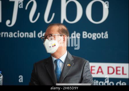 Choo Jong-Youn Ambasciatore per la repubblica di Corea del Sud in Colombia durante l'annuncio dell'evento da parte del Ministero della Cultura della Colombia dell'invitatio Foto Stock