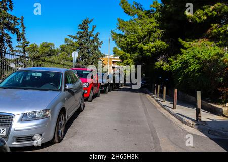 Atene, Grecia - 08 novembre 2021 paesaggio urbano del centro di Atene, una città emblematica e la capitale della Grecia Foto Stock