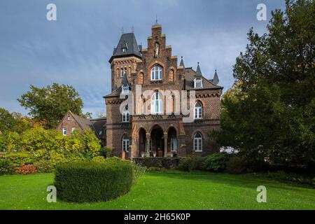 Germania, Monheim am Rhein, Reno, Bergisches Land, Niederbergisches Land, Niederberg, Renania settentrionale-Vestfalia, NRW, Marienburg Monheim, Casa di campagna, Lodge, edificio in mattoni, neo-gotico, edificio per eventi, centro conferenze e centro congressi Foto Stock