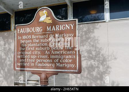 NEW ORLEANS, LA, USA - 24 OTTOBRE 2021: Faubourg Marigny marcatore storico su Esplanade Avenue Foto Stock