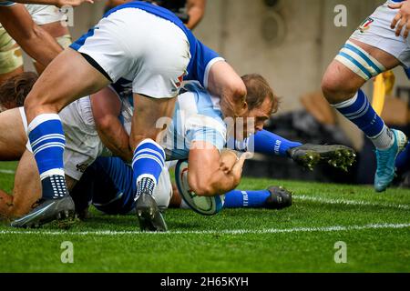 Treviso, Italia. 13 Nov 2021. Facundo Bosch (Argentina) segna una prova cancella durante Test Match 2021, Italia vs Argentina, Autumn Nations Cup rugby match a Treviso, Italia, Novembre 13 2021 credito: Independent Photo Agency/Alamy Live News Foto Stock