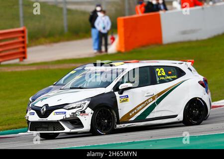 Barcellona, Spagna. 13 Nov 2021. 23 PALOMERAS Jordi (esp), Team VRT, in azione durante il 14° round della Clio Cup Europe 2021, dal 12 al 14 novembre 2021 sul circuito di Barcellona-Catalunya, a Montmelo, vicino Barcellona, Spagna - Foto Eric Alonso / DPPI Credit: DPPI Media/Alamy Live News Foto Stock