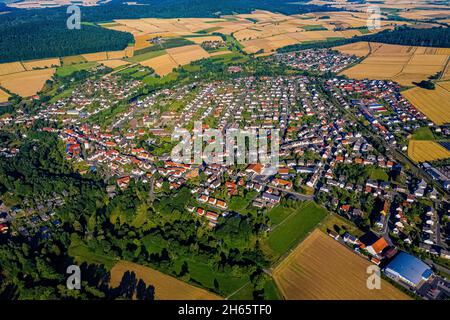 Bad Emstal aus der Luft | Luftbilder von Bad Emstal im Landkreis Fulda | German Village Bad Emstal dall'alto Foto Stock