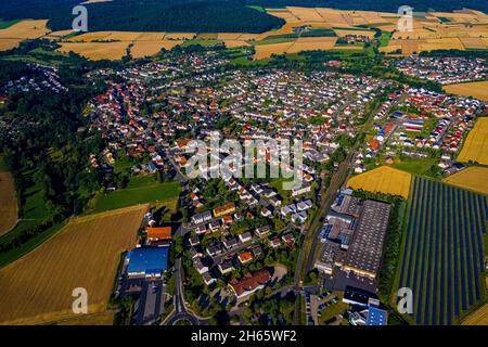 Bad Emstal aus der Luft | Luftbilder von Bad Emstal im Landkreis Fulda | German Village Bad Emstal dall'alto Foto Stock