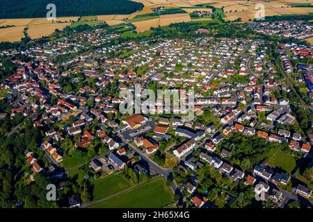 Bad Emstal aus der Luft | Luftbilder von Bad Emstal im Landkreis Fulda | German Village Bad Emstal dall'alto Foto Stock