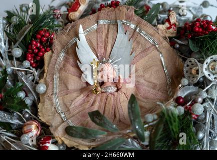 Vintage1950s Dibro Christmas Tree Fairy su una corona fatta a mano Foto Stock