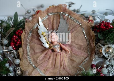 Vintage1950s Dibro Christmas Tree Fairy su una corona fatta a mano Foto Stock