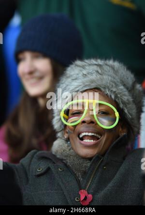 Edimburgo, Scozia, 13 novembre 2021. I tifosi sudafricani durante la partita Autumn Nation Series al Murrayfield Stadium di Edimburgo. Il credito dell'immagine dovrebbe leggere: Neil Hanna / Sportimage Foto Stock