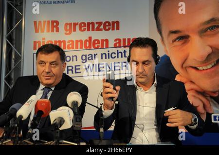 Vienna, Austria. Settembre 21, 2015. Conferenza stampa con il Presidio di Stato in tre persone della Repubblica di Srpska Milorad Dodik (partito SNSD) e Heinz Christian Strache (FPÖ) nel centro stampa della FPÖ Foto Stock