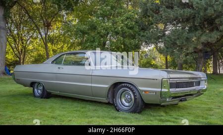 GROSSE POINTE SHORES, MI/USA - 19 SETTEMBRE 2021: Una mostra di auto Plymouth Sport Fury GT 1970, EyesOn Design, vicino a Detroit, Michigan. Foto Stock