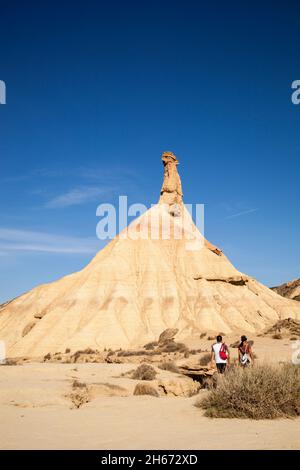 , la formazione rocciosa di Castidetierra nel parco naturale di Bardenas Reales un deserto semi arido dell'UNESCO spagnolo con un paesaggio lunare in .Navarra Spagna Foto Stock