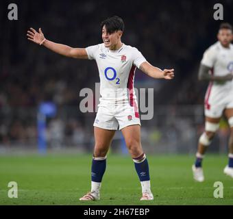 13 novembre 2021 - Inghilterra / Australia - Twickenham Marcus Smith in Inghilterra durante la partita Autunno Internazionale a Twickenham. Picture Credit : © Mark Pain / Alamy Live News Foto Stock