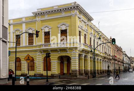 Calles Riobamba Centro Histórico de Riobamba, ciudad antigua en la cordillera de los ...