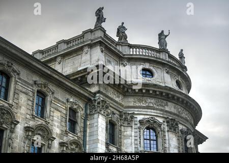 Monaco di Baviera, Germania - 7 luglio 2021: Palazzo di Giustizia Distrettuale a Monaco di Baviera, Germania Foto Stock