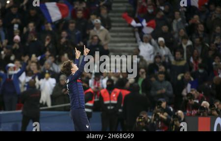 Antoine Griezmann di Francia celebra il suo obiettivo durante la Coppa del mondo FIFA 2022, Qualifiers Group D partita di calcio tra Francia e Kazakhstan il 13 novembre 2021 al Parc des Princes di Parigi, Francia - Foto: Jean Catuffe/DPPI/LiveMedia Foto Stock