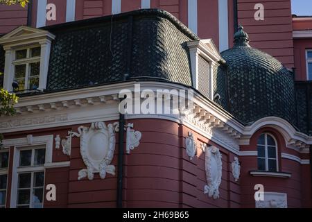 Stoyan Bachvarov drammatico Teatro sulla Piazza dell'Indipendenza nella città di Varna e resort sul mare situato nel Golfo di Varna, nella regione settentrionale della Bulgaria Foto Stock