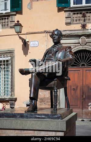 Europa, Italia, Toscana, Lucca, Statua di Giacomo Puccini in Piazza Cittadella (vicino al suo luogo di nascita e Casa della Famiglia) Foto Stock