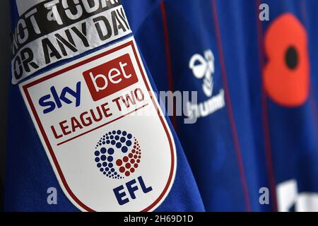 EXETER, GBR. 13 NOVEMBRE ricordo di Oldham durante la partita della Sky Bet League 2 tra Exeter City e Oldham Athletic al St James' Park, Exeter sabato 13 novembre 2021. (Credit: Eddie Garvey | MI News) Foto Stock