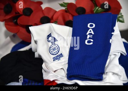 EXETER, GBR. 13 NOVEMBRE ricordo di Oldham durante la partita della Sky Bet League 2 tra Exeter City e Oldham Athletic al St James' Park, Exeter sabato 13 novembre 2021. (Credit: Eddie Garvey | MI News) Foto Stock