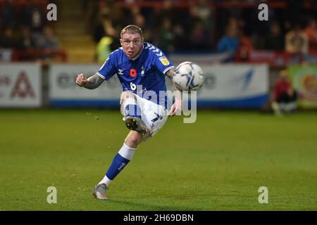 EXETER, GBR. 13 NOVEMBRE Oldham Athletic's Nicky Adams durante la partita della Sky Bet League 2 tra Exeter City e Oldham Athletic al St James' Park, Exeter sabato 13 novembre 2021. (Credit: Eddie Garvey | MI News) Foto Stock