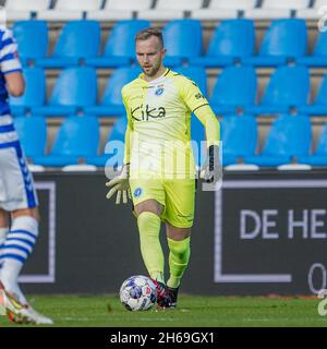 Doetinchem, Paesi Bassi. 14 novembre 2021. DOETINCHEM, PAESI BASSI - NOVEMBRE 14: Portiere Hidde Jurjus di De Graafschap durante la partita olandese Keukenkampioendivisie tra De Graafschap e Telstar a De Vijverberg il 14 Novembre 2021 a Doetinchem, Paesi Bassi (Foto di Rene Nijhuis/Orange Pictures) credito: Orange Pics BV/Alamy Live News Foto Stock