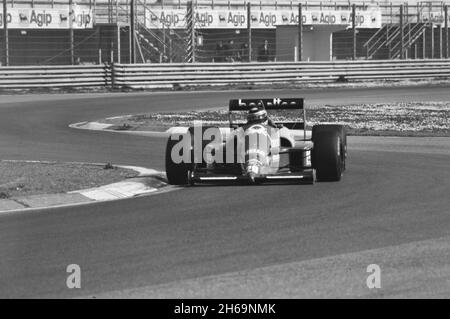 Imola, 1988: Prove di Formula 1 sul circuito di Imola. Thierry Boutsen in azione su Benetton B188. Foto Stock