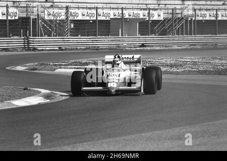 Imola, 1988: Prove di Formula 1 sul circuito di Imola. Piercarlo Ghinzani in azione su Zakspeed 1500/4. Foto Stock