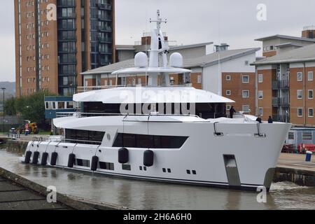 Il nuovo Superyacht MOON SAND arriva a Londra con il suo primo viaggio Foto Stock