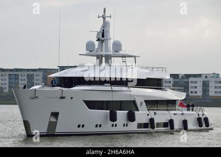 Il nuovo Superyacht MOON SAND arriva a Londra con il suo primo viaggio Foto Stock