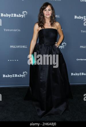 WEST HOLLYWOOD, LOS ANGELES, CALIFORNIA, USA - 13 NOVEMBRE: L'attrice Jennifer Garner arriva al Baby2Baby 10-Year Gala 2021 che si tiene presso il Pacific Design Center il 13 novembre 2021 a West Hollywood, Los Angeles, California, Stati Uniti. (Foto di Xavier Collin/Image Press Agency/Sipa USA) Foto Stock